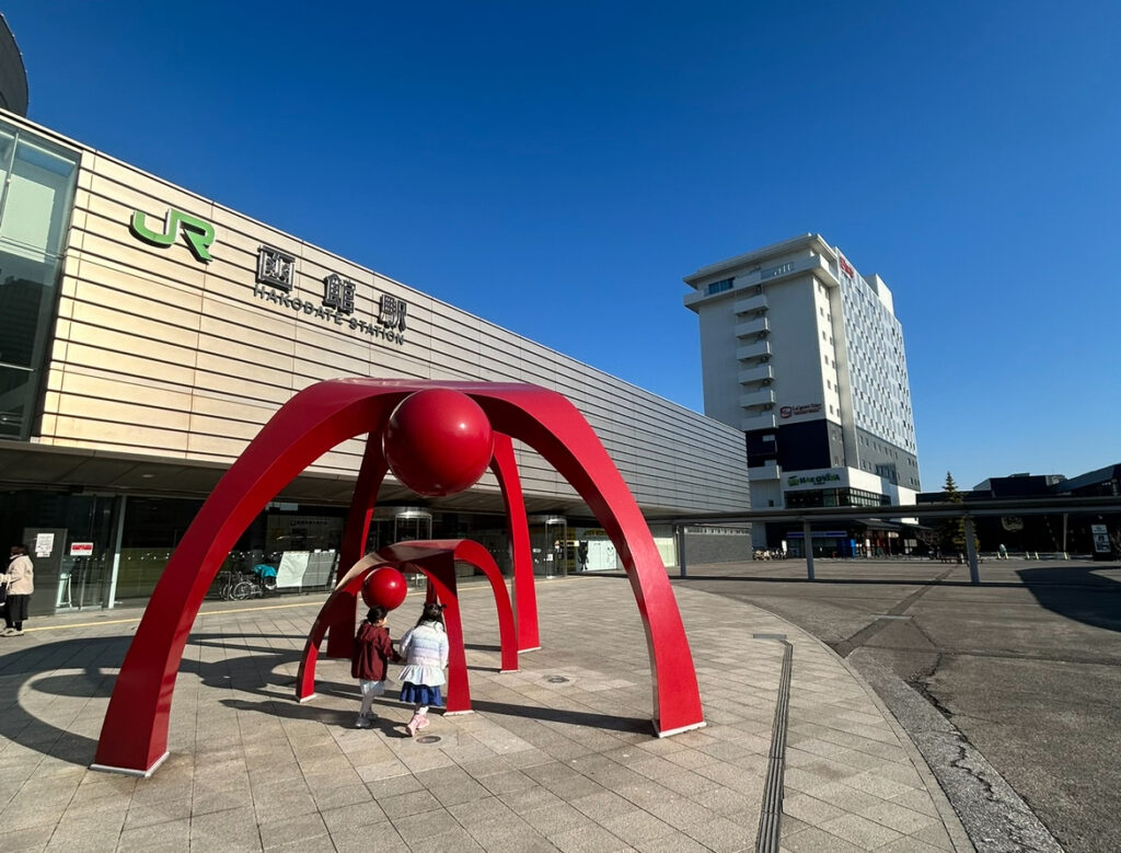 函館駅前に到着!